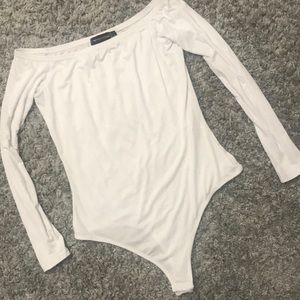 PRETTYLITTLETHING WHITE OFF THE SHOULDER BODYSUIT